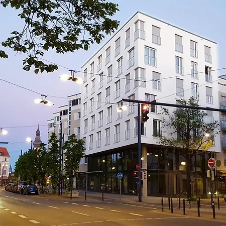 Opus And Nuance-the Chic Downtown